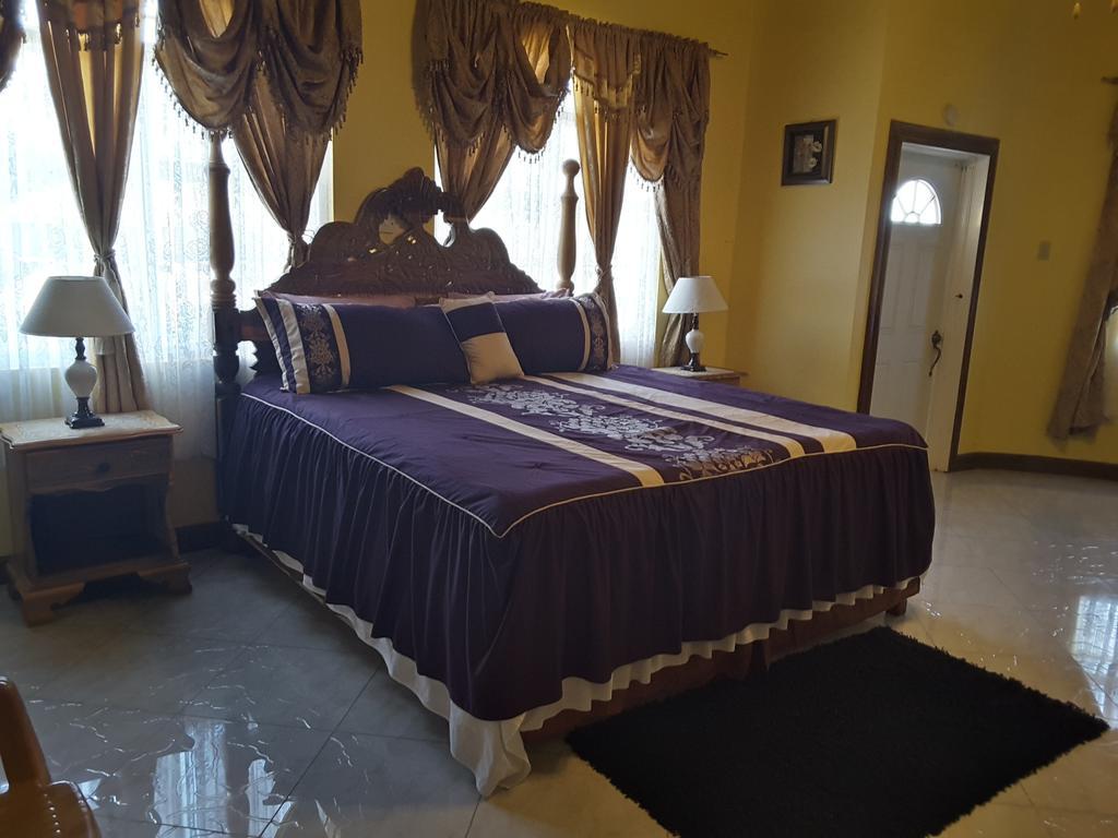 Cazwin Villas Montego Bay Habitación foto