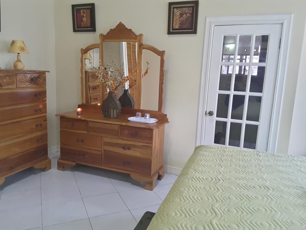 Cazwin Villas Montego Bay Habitación foto