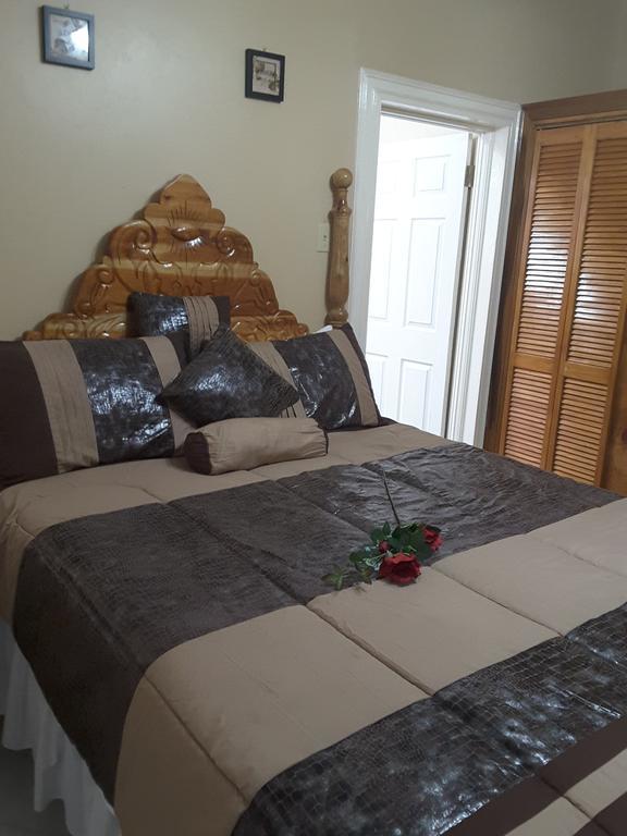 Cazwin Villas Montego Bay Habitación foto